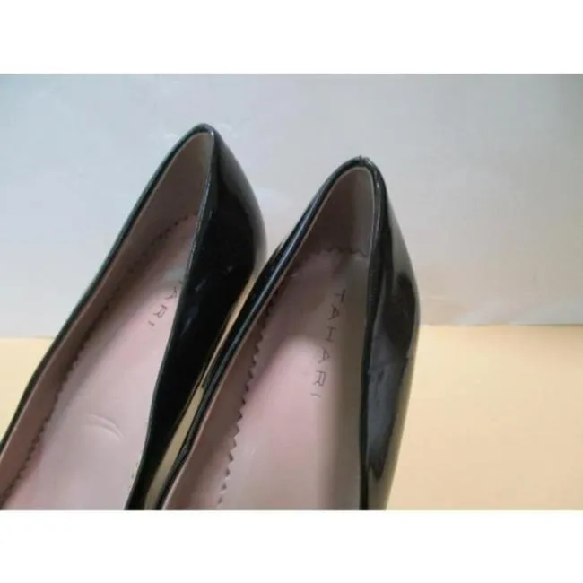 Tahari Black Sophisticated Patent Peri Pumps Size Us